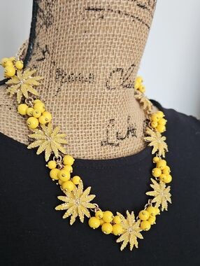 Talbots Necklace.NWT